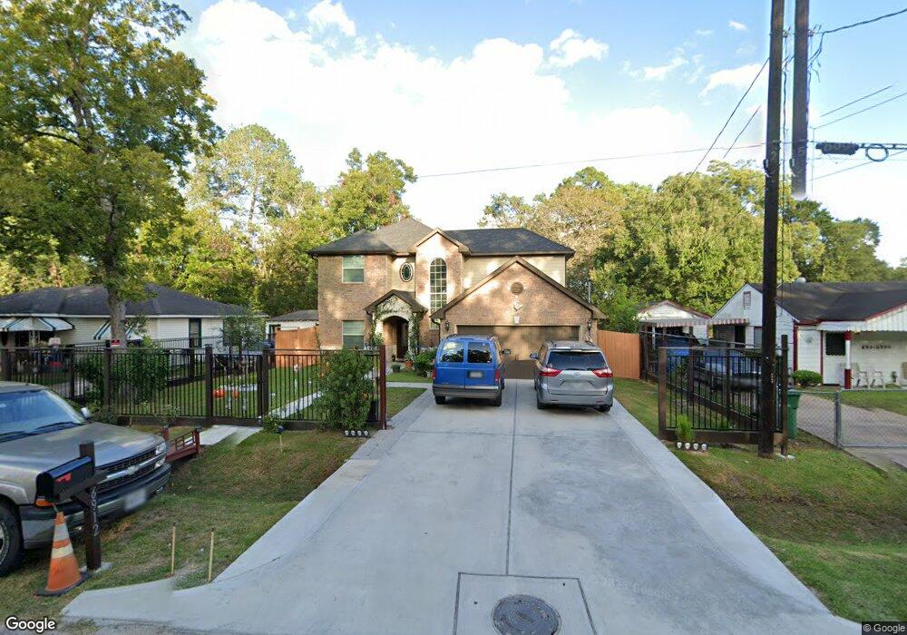 6912 Hoffman St, Houston, TX 77028 - photo 1