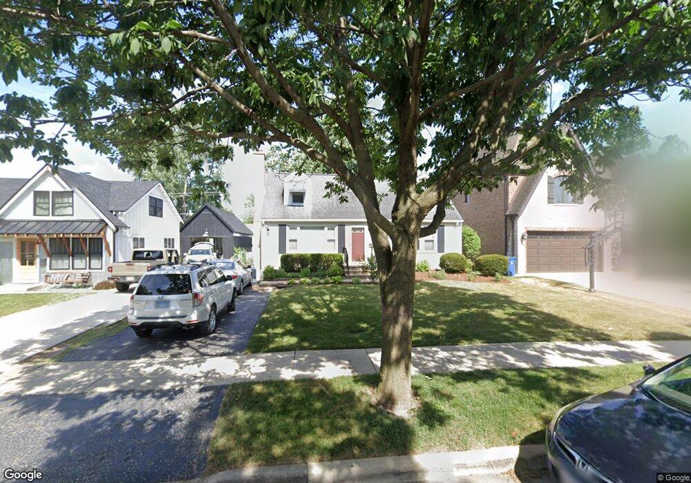 691 S Hillside Ave, Elmhurst, IL 60126 - photo 1