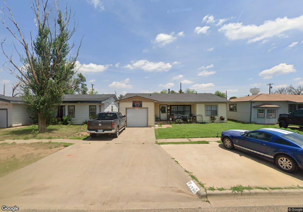 1306 Wayland St, Plainview, TX 79072 - photo 1