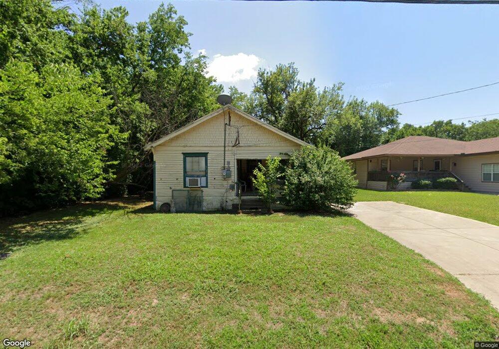 720 E 6th St, Bonham, TX 75418 - photo 1