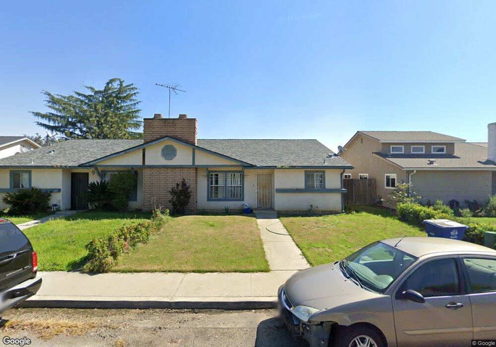 1122 S 5th Ave, Kingsburg, CA 93631 - photo 1