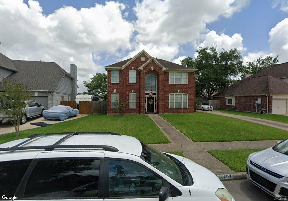 1707 Valero St, Friendswood, TX 77546 - photo 1