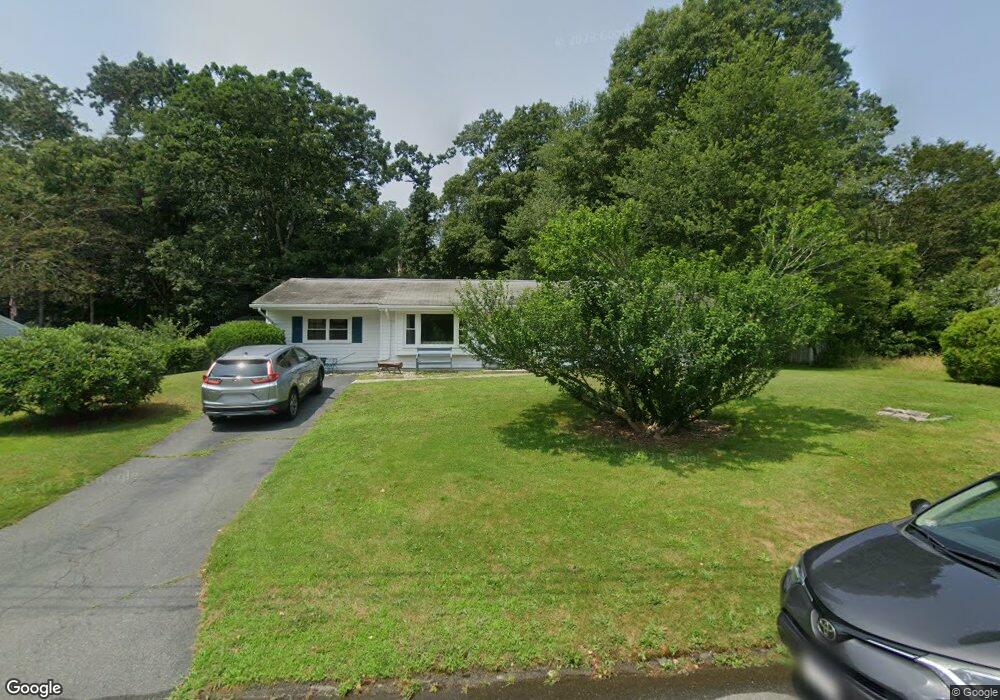 10 Mohawk Dr, South Dartmouth, MA 02748 - photo 1