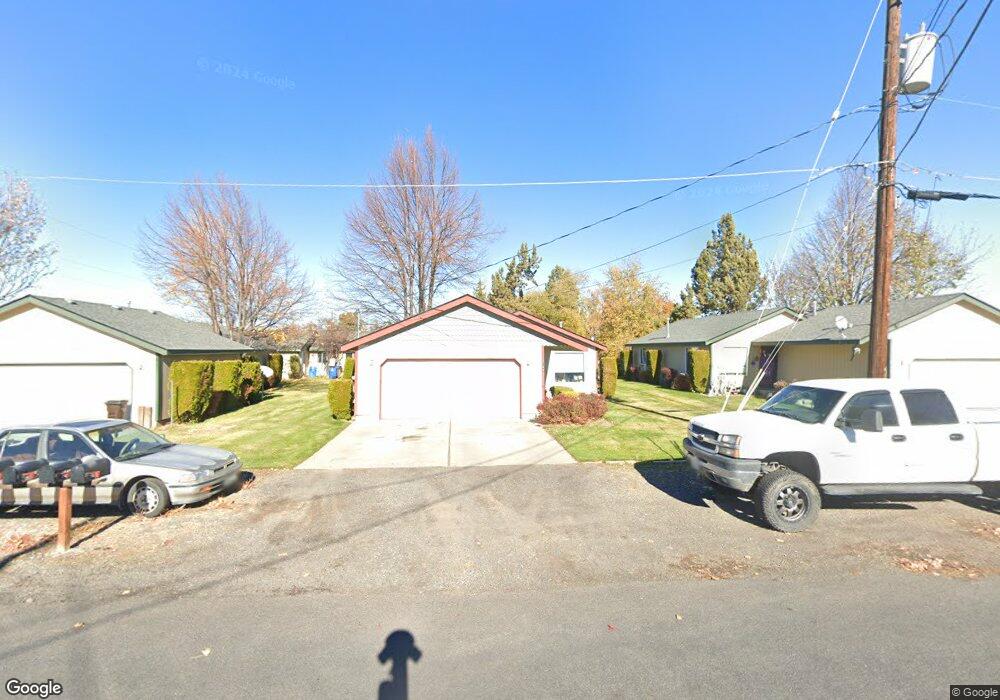 2143 SW Reindeer Ave, Redmond, OR 97756 - photo 1