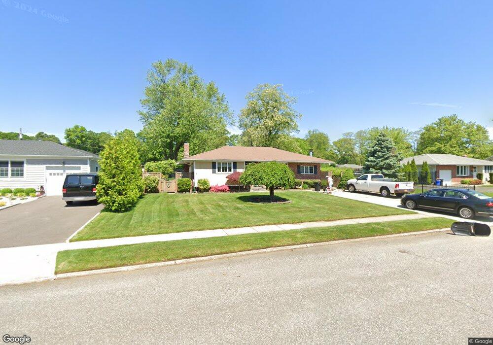 32 Marie Crescent, ComMacK, NY 11725 - photo 1