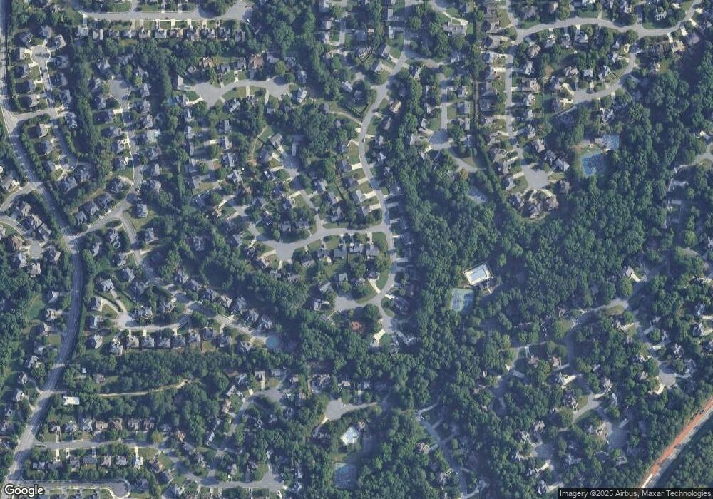 5495 Bentley Hall Dr, Alpharetta, GA 30005 - photo 1