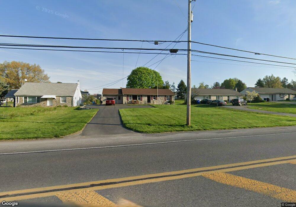 761 W Main St, New Holland, PA 17557 - photo 1