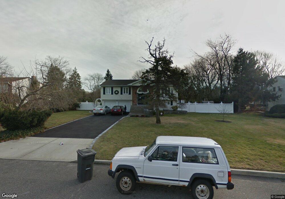 6 Delmar Ln, ComMacK, NY 11725 - photo 1