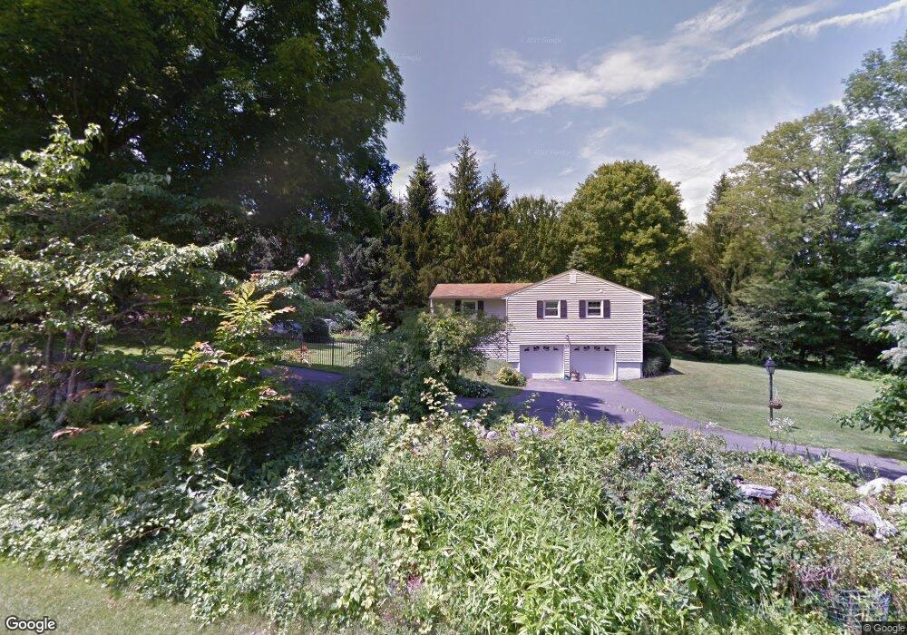 52 Huckleberry Rd, Redding, CT 06896 - photo 1