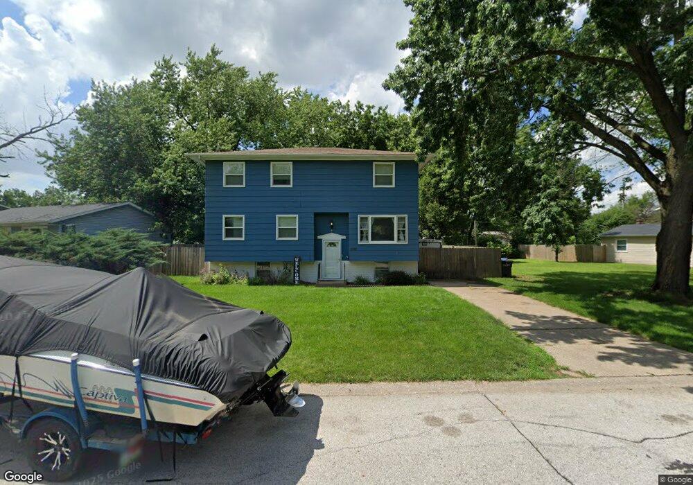 1026 Parkway Dr, Bettendorf, IA 52722 - photo 1