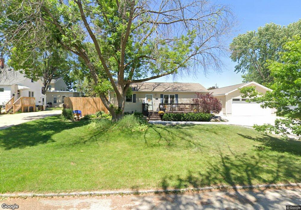1603 W 3rd St, Cedar Falls, IA 50613 - photo 1