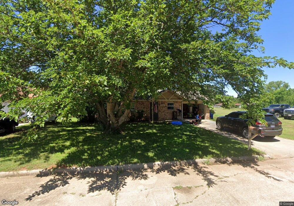 4405 Whispering Hills Dr, Duncan, OK 73533 - photo 1