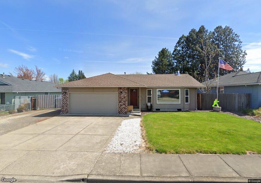 651 Glenn Way, Central Point, OR 97502 - photo 1