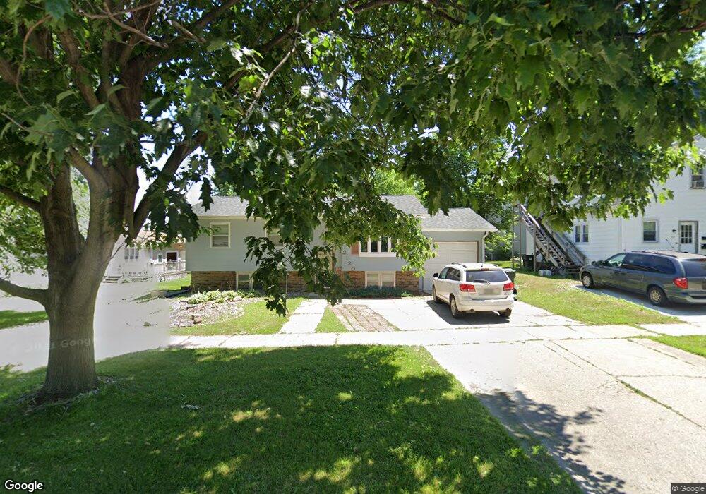 2120 Franklin St, Cedar Falls, IA 50613 - photo 1