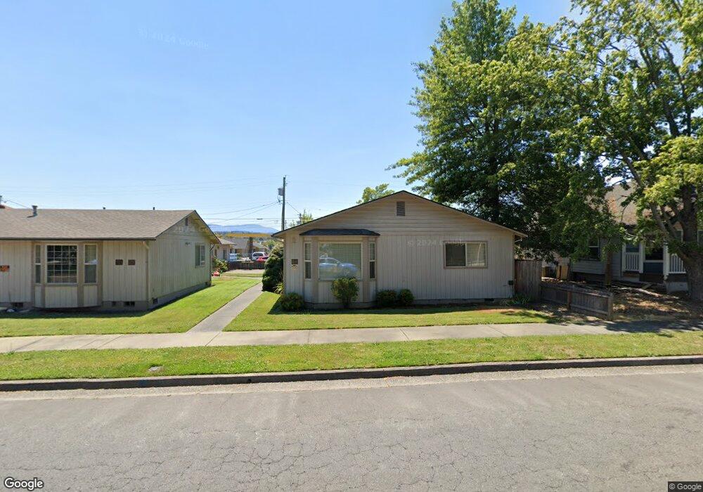 317 NE D St, Grants Pass, OR 97526 - photo 1