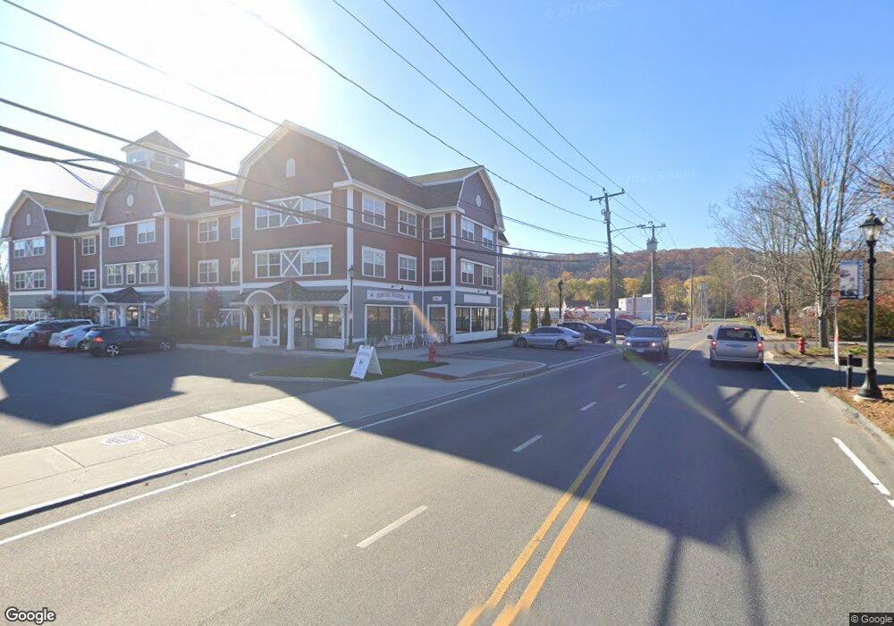 13 Station Rd unit 1, Brookfield, CT 06804 - photo 1