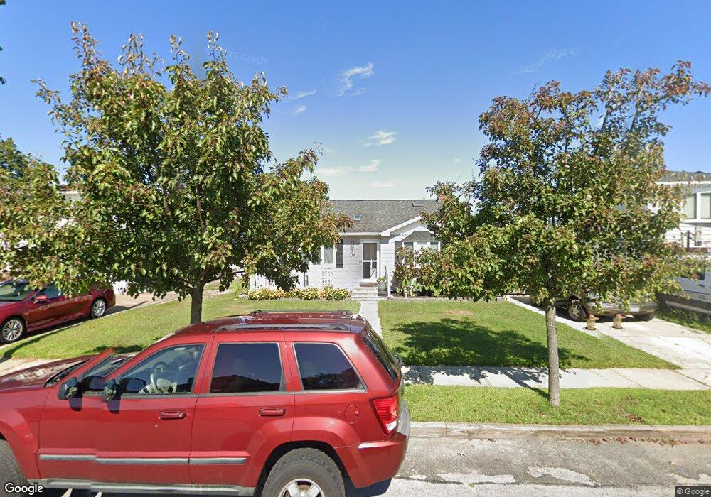 116 Riviera Pkwy, Lindenhurst, NY 11757 - photo 1