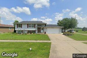 11 Williams Cir, Hills, IA 52235