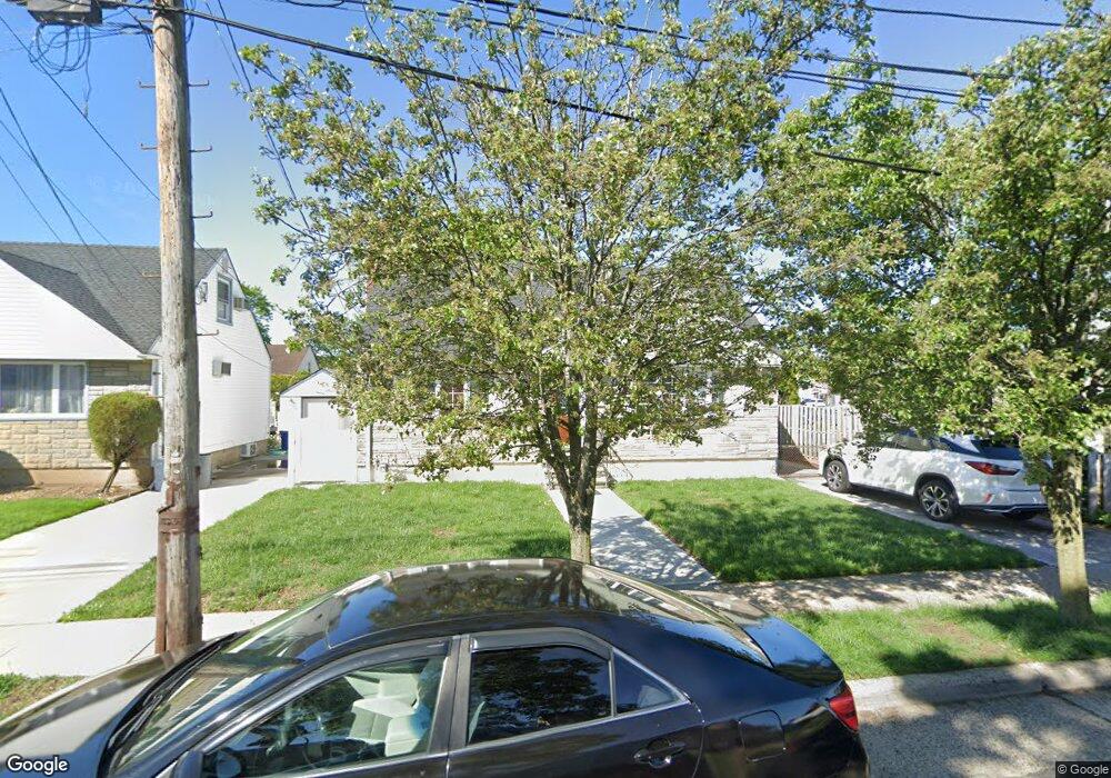 1047 N 1st St, New Hyde Park, NY 11040 - photo 1