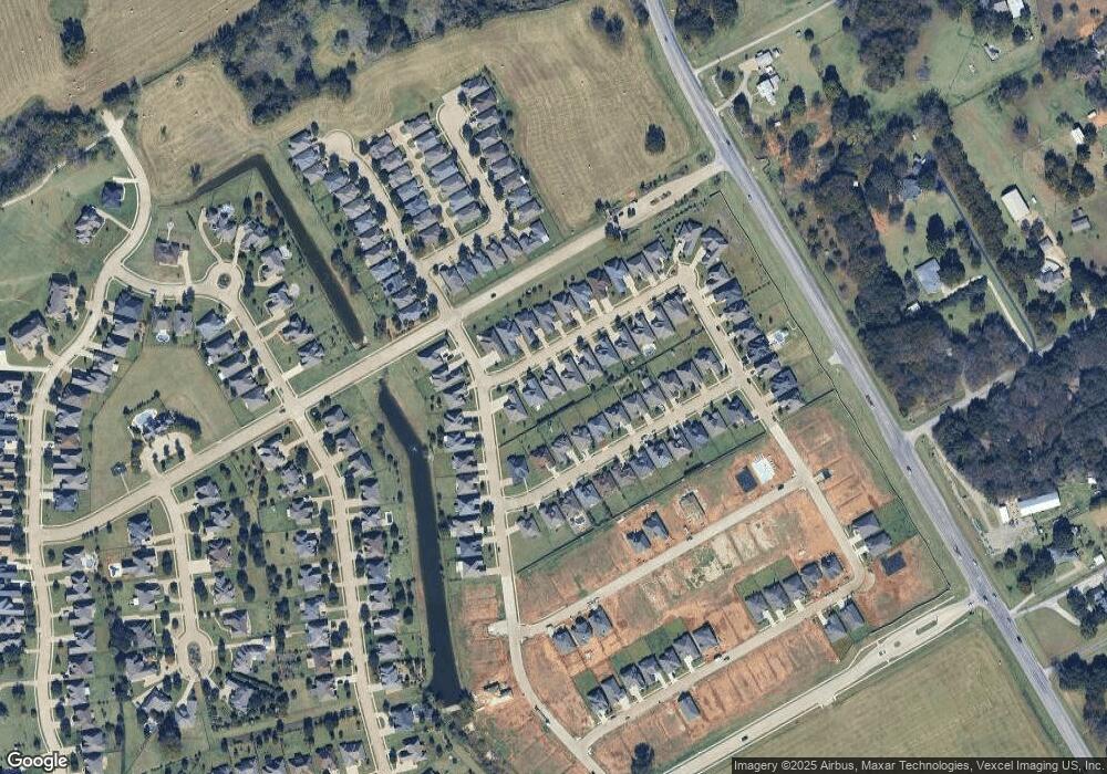 304 Paddle Boat Dr, Granbury, TX 76049 - photo 1