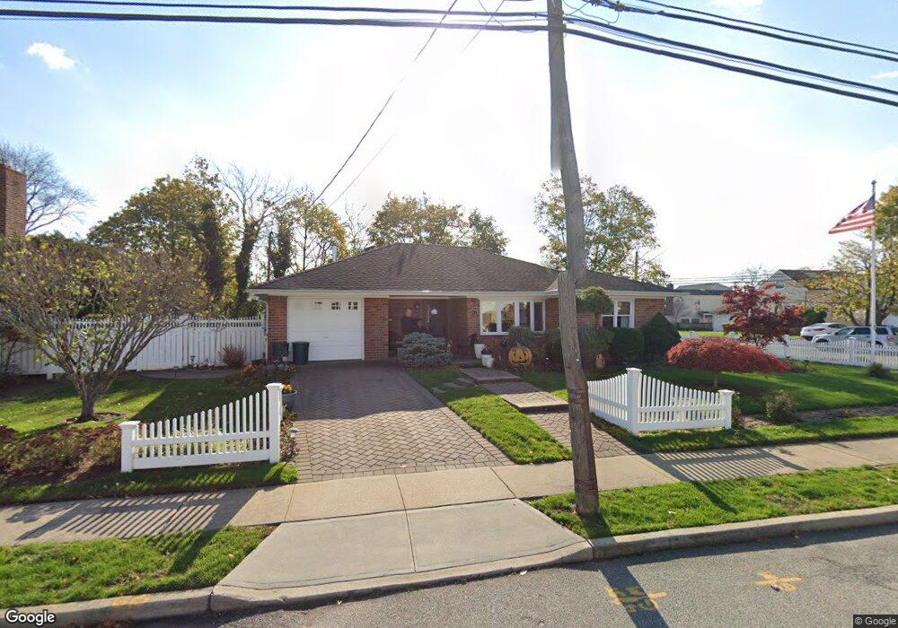 172 Forest St, Oceanside, NY 11572 - photo 1