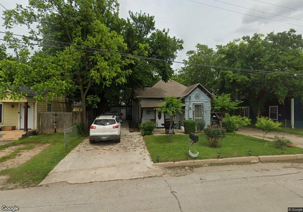 740 N Wilhite St, Cleburne, TX 76031 - photo 1