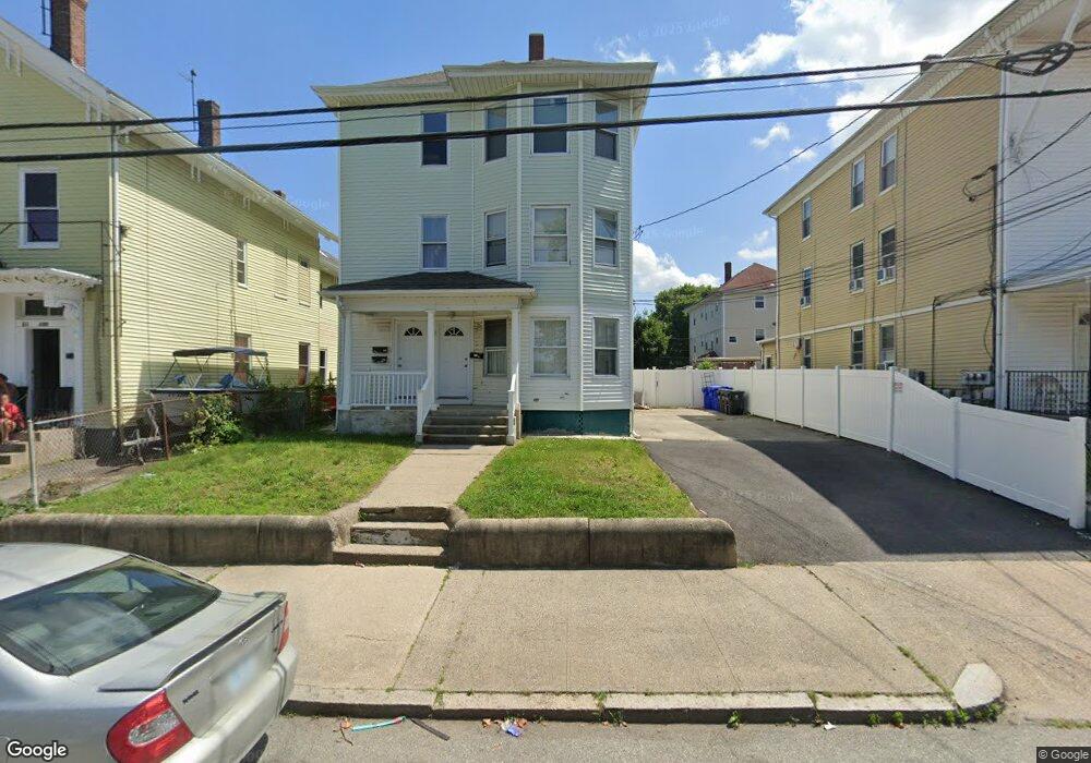 172 Sisson St, Pawtucket, RI 02860 - photo 1