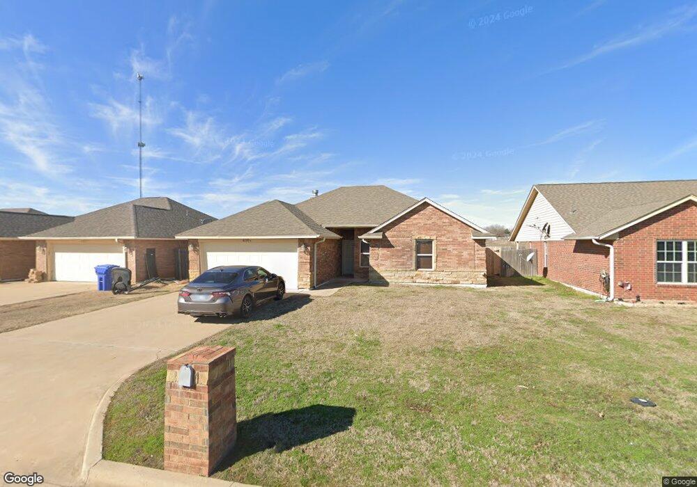 430 NW Granite Ave, Cache, OK 73527 - photo 1