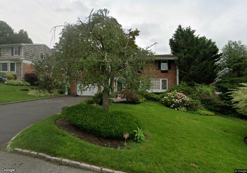 8 Colony Ln, Manhasset, NY 11030 - photo 1