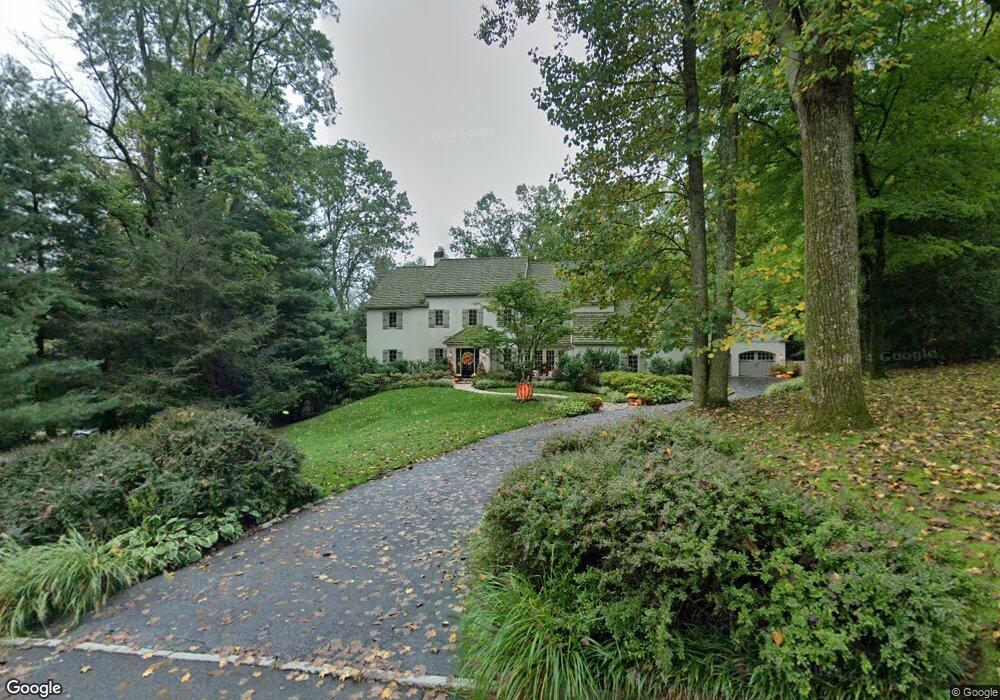 426 Round Hill Rd, Wayne, PA 19087 - photo 1