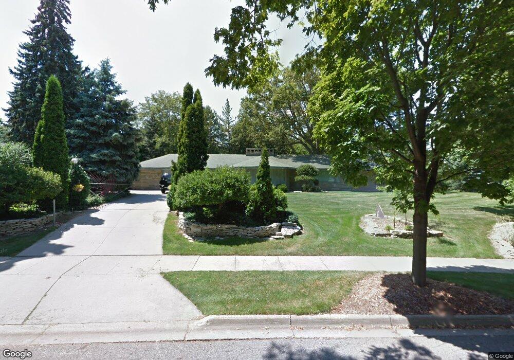 1310 Cambridge Rd, Lansing, MI 48911 - photo 1