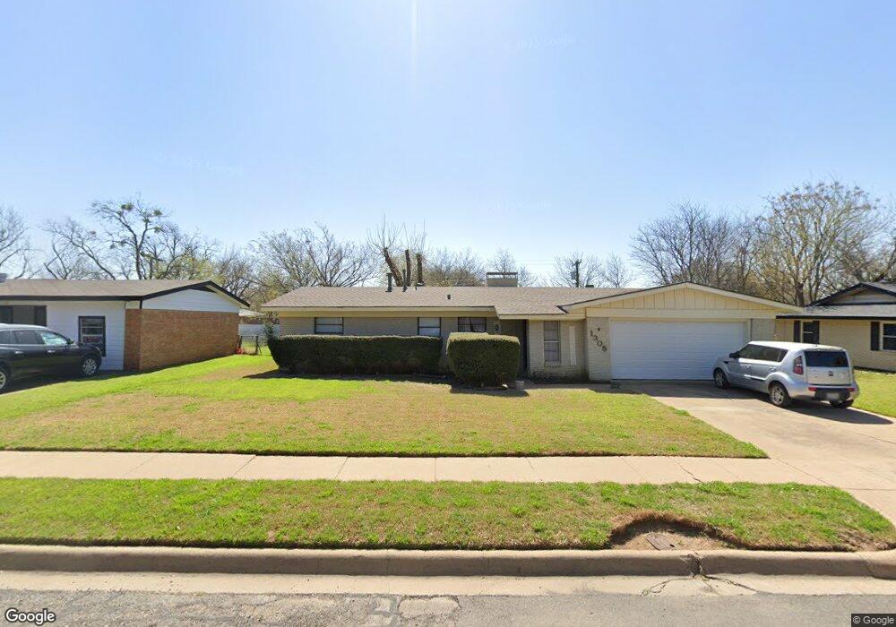 1305 Roberts Ave, Cleburne, TX 76033 - photo 1