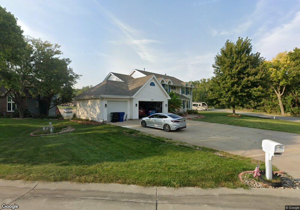 7804 Maui Cir, Papillion, NE 68046 - photo 1