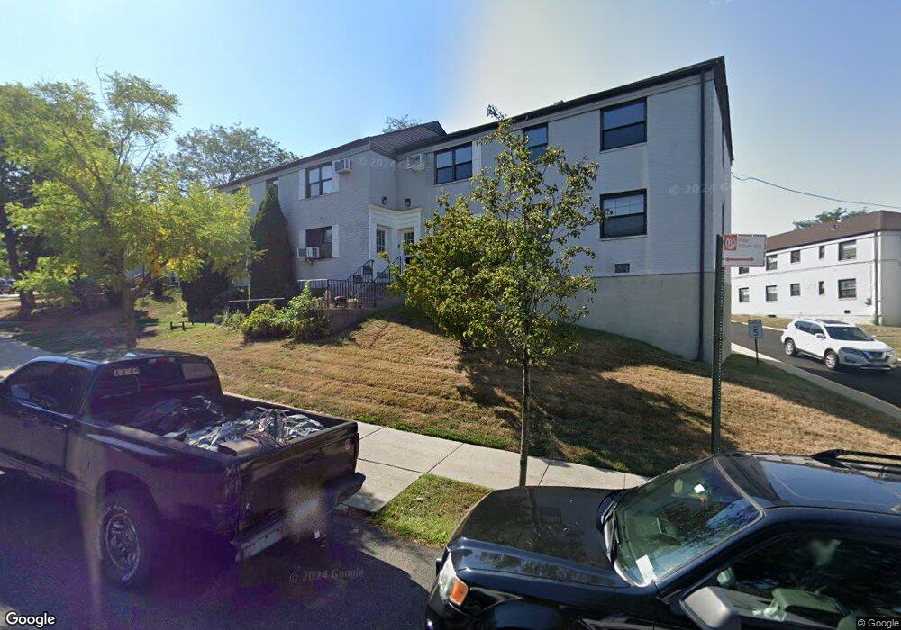 67-10 136th St unit B, Flushing, NY 11367 - photo 1