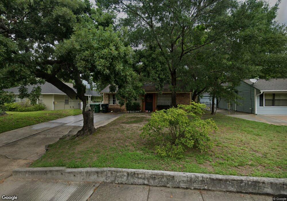 910 W 43rd St, Houston, TX 77018 - photo 1