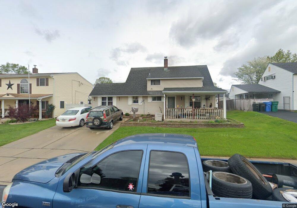 11 Inbrook Rd, Levittown, PA 19057 - photo 1