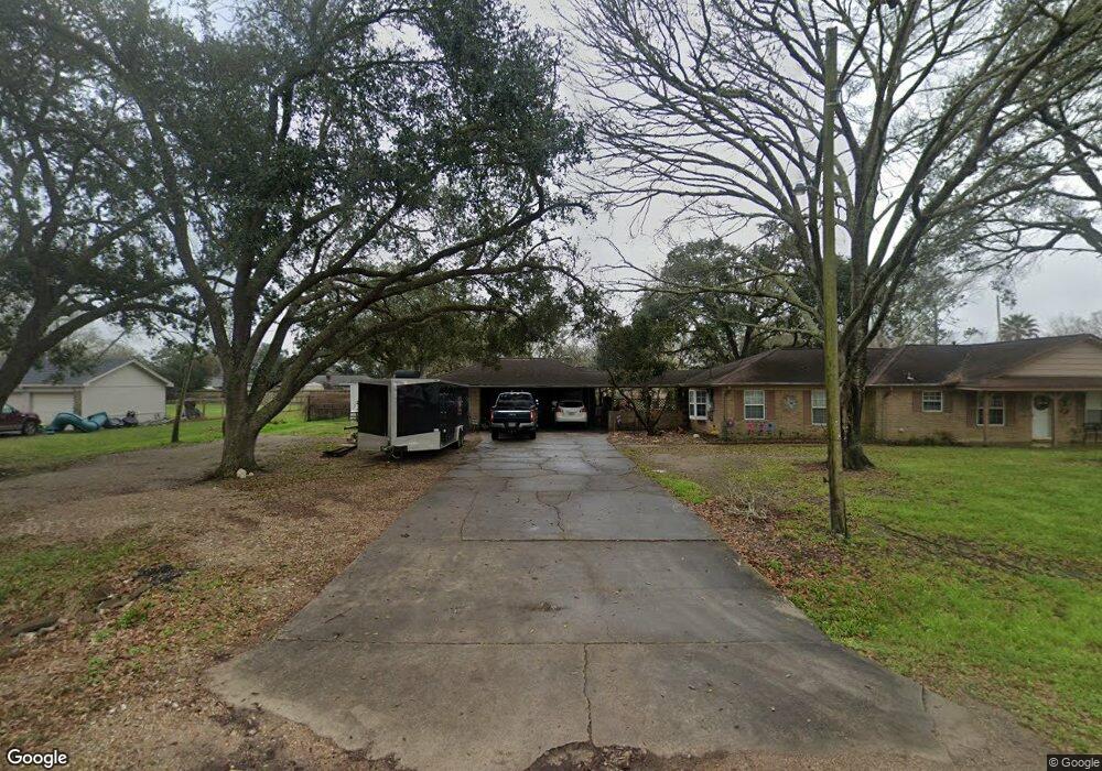 76 Fulton Dr N, Alvin, TX 77511 - photo 1