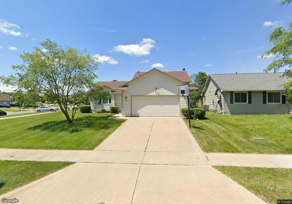 2948 Shadow Creek Ln, Des Moines, IA 50320 - photo 1