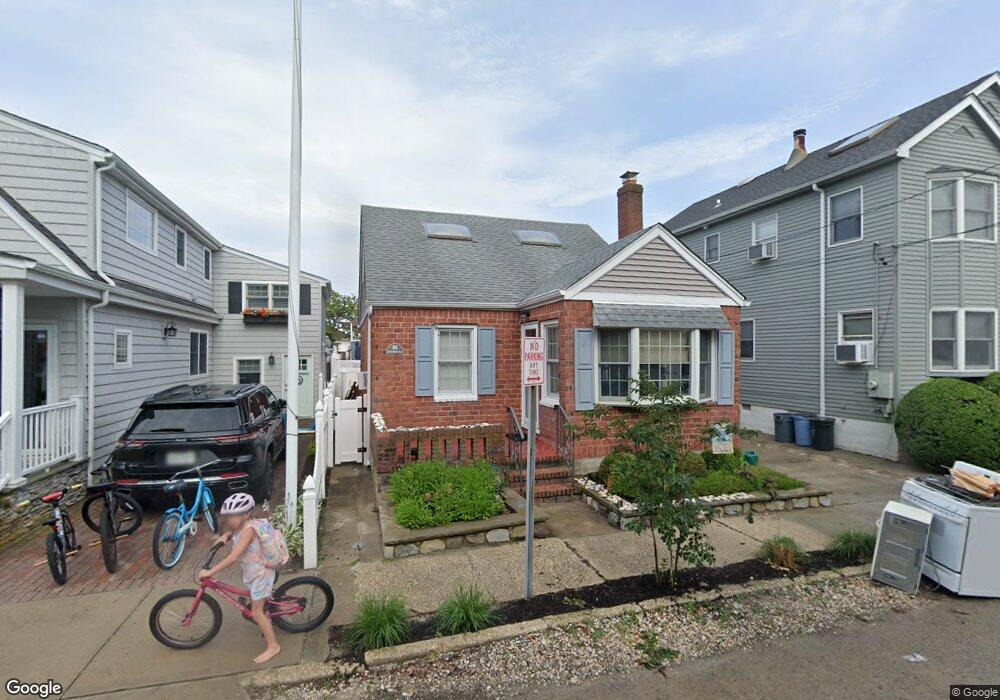 81 Cedarhurst Ave, Point Lookout, NY 11569 - photo 1