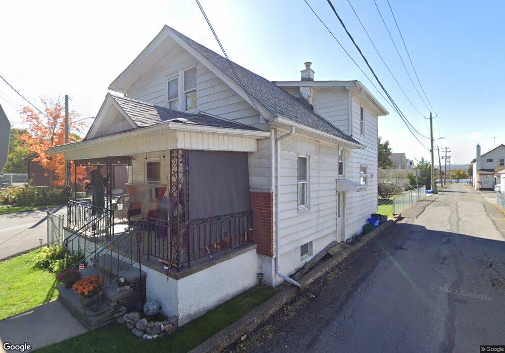 524 Mill St, Peckville, PA 18452 - photo 1