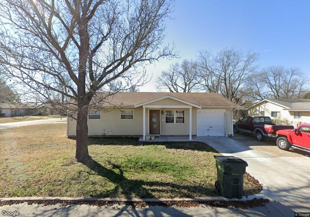 204 W Monterey Ave, Sapulpa, OK 74066 - photo 1