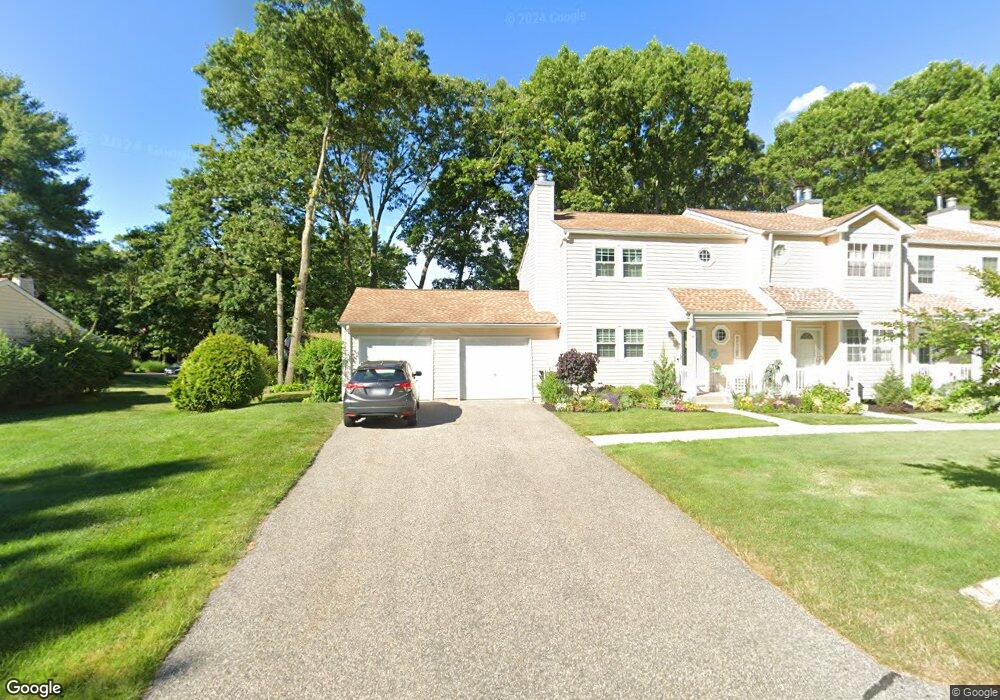 4 Adams Commons, Yaphank, NY 11980 - photo 1