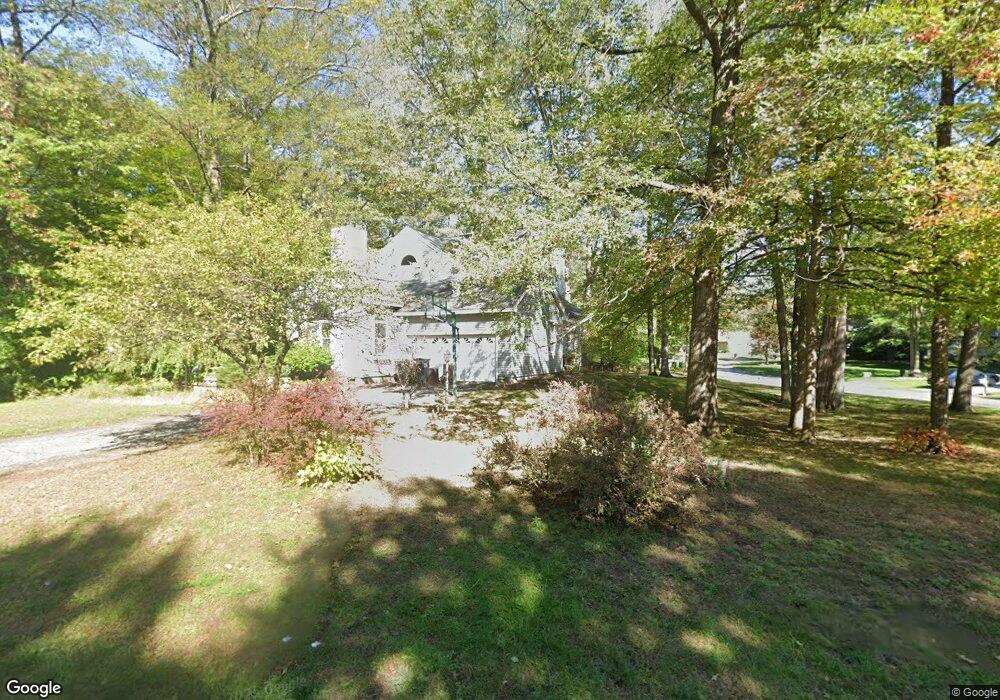 813 Charter Oak Dr, Schenectady, NY 12309 - photo 1