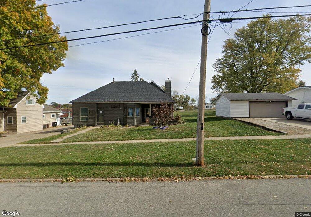 202 E 10th St S, Newton, IA 50208 - photo 1