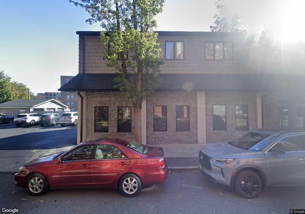 16 Edgewood Rd Unit 5, Glen Ridge Boro Twp., NJ 07028 - photo 1