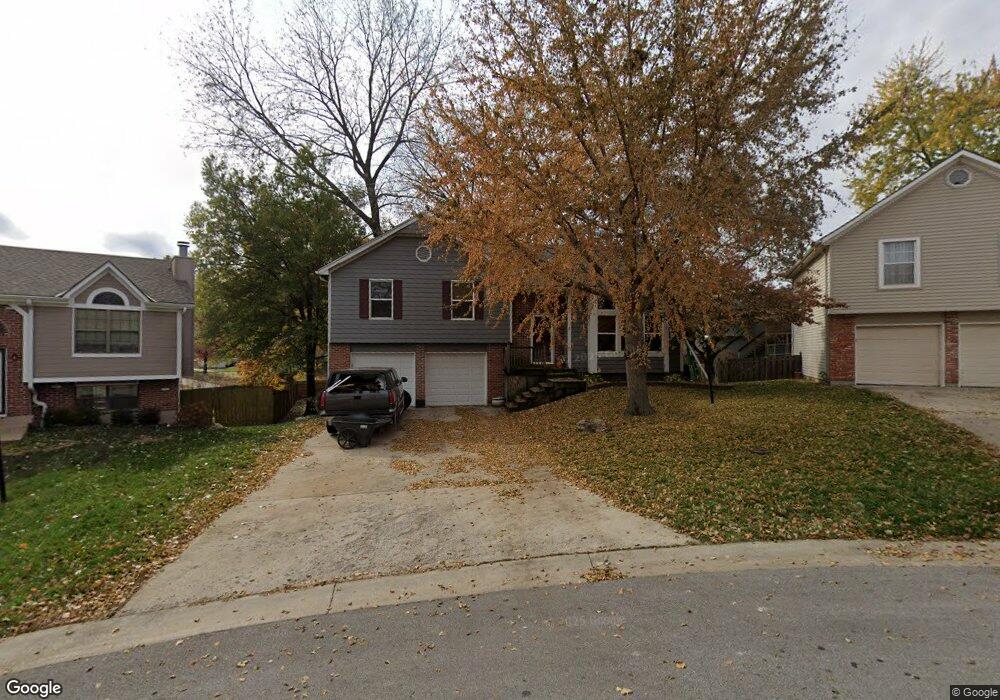 9815 W 51st Place, Shawnee, KS 66203 - photo 1