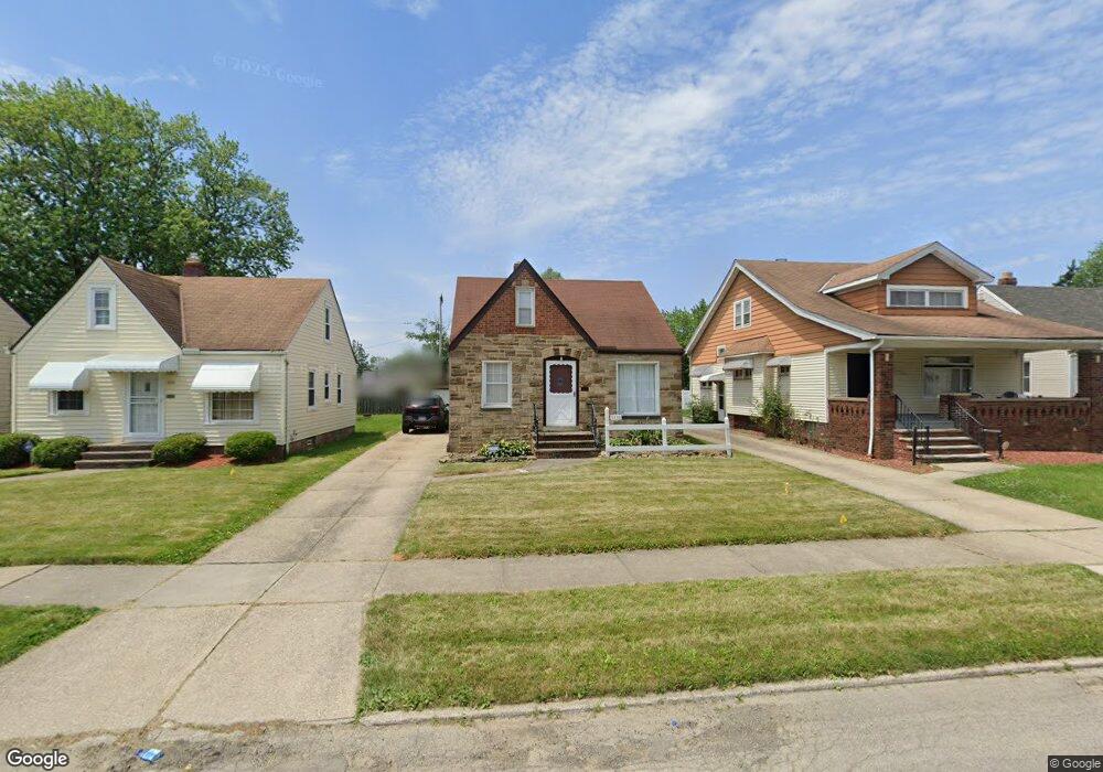 5150 Thomas St, Maple Heights, OH 44137 - photo 1