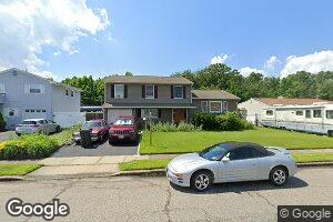197 Rosewood Ln, Port Reading, NJ 07064