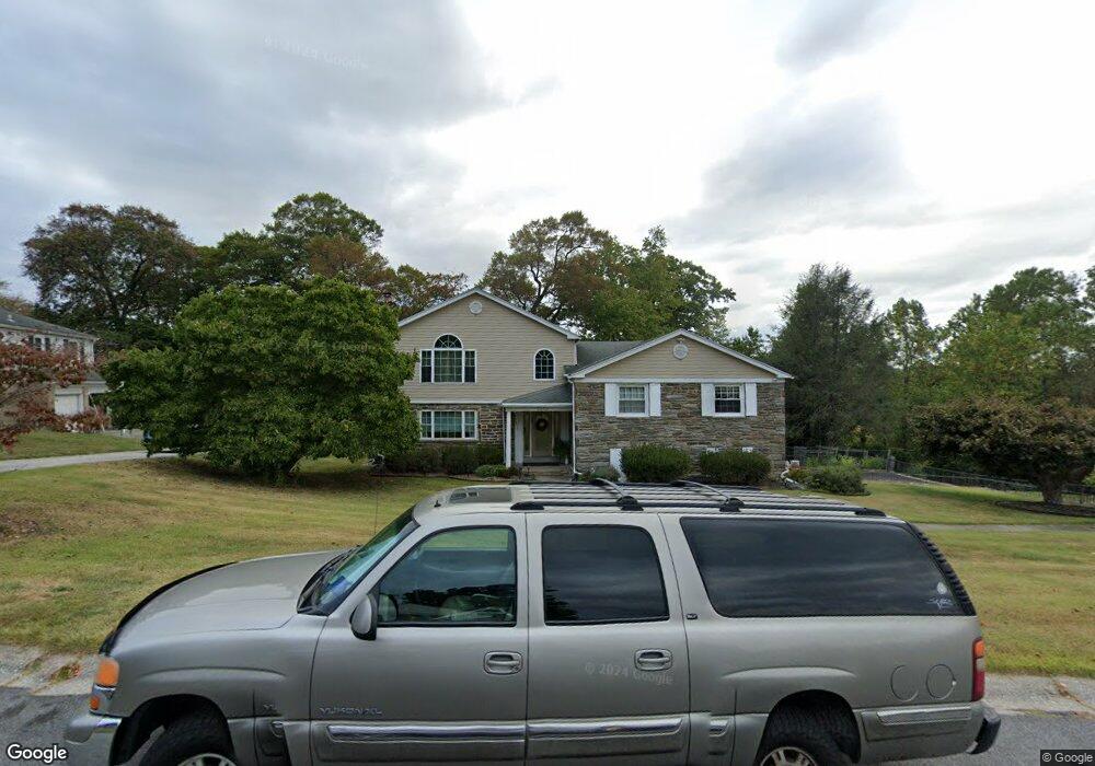 2812 N Kent Rd, Broomall, PA 19008 - photo 1