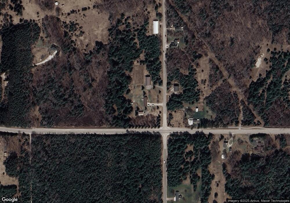 8621 See Rd, Charlevoix, MI 49720 - photo 1